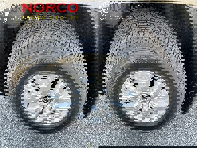 Used 2023 Nissan Frontier SV w/ Technology Package image 13