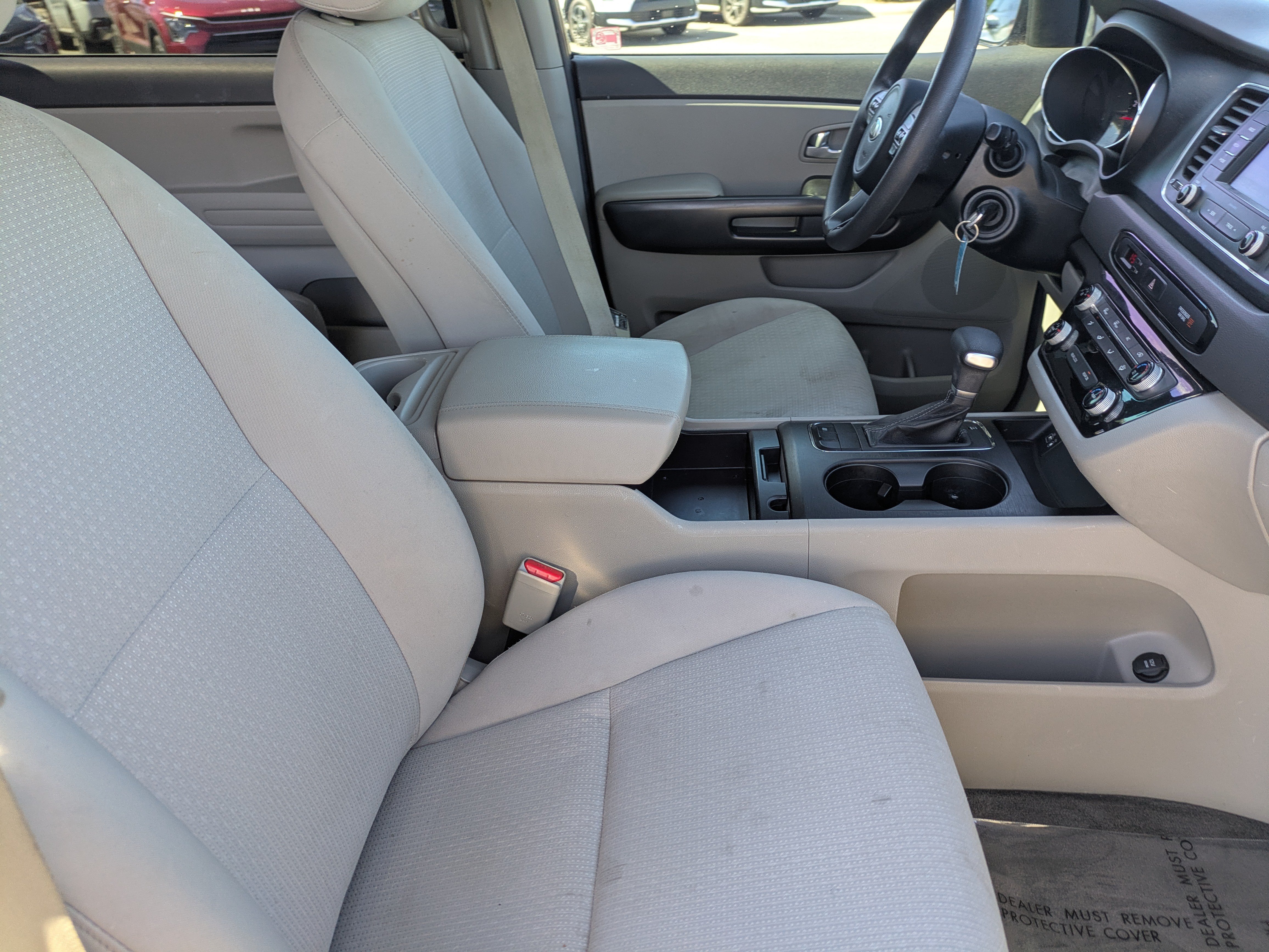Used 2017 Kia Sedona L FWD image 12