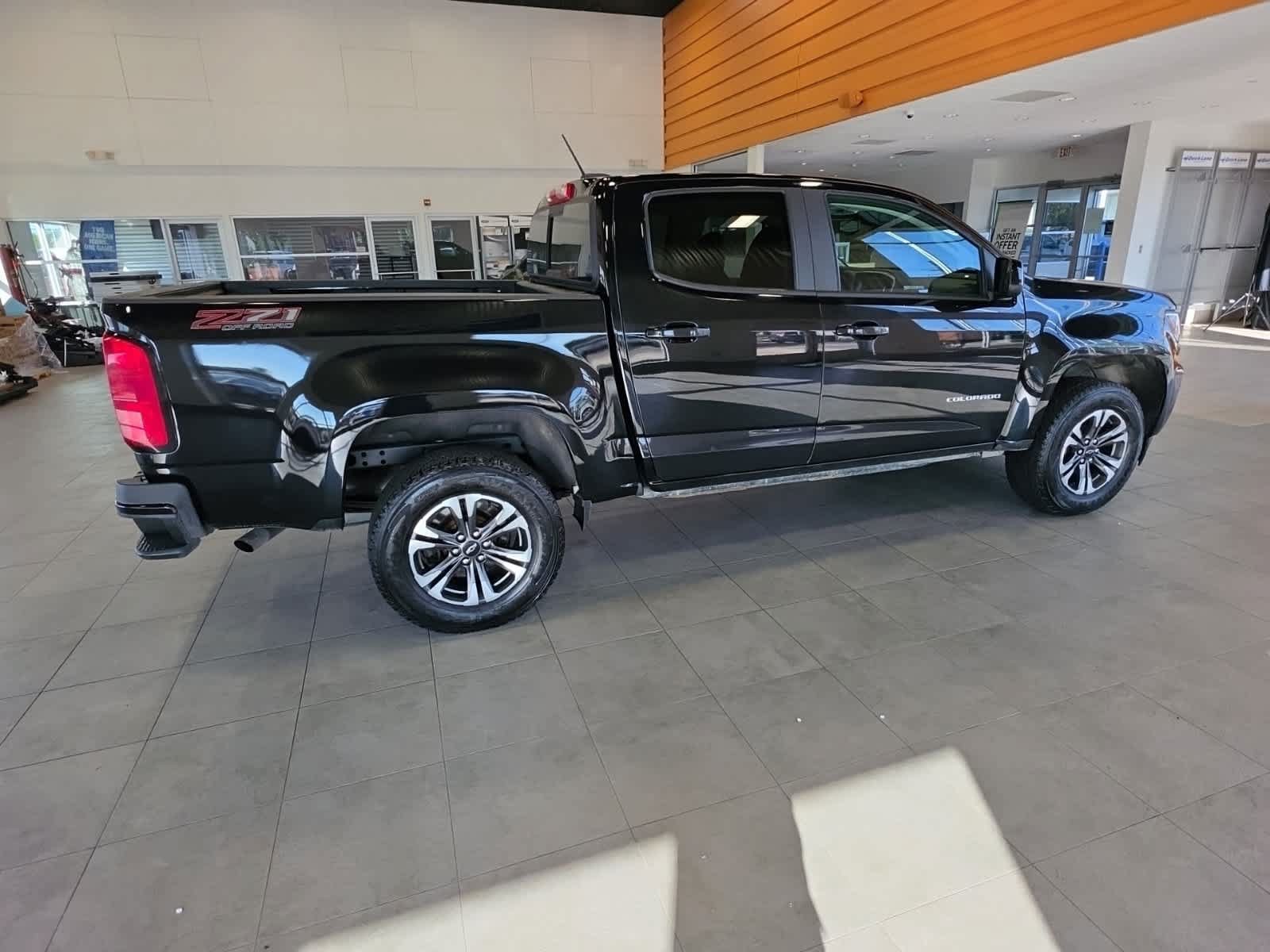 Used 2022 Chevrolet Colorado Z71 AWD/4WD image 8