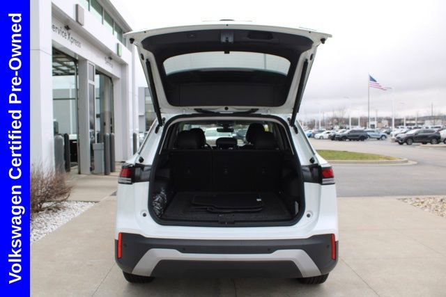 Used 2025 Volkswagen Tiguan SE image 9