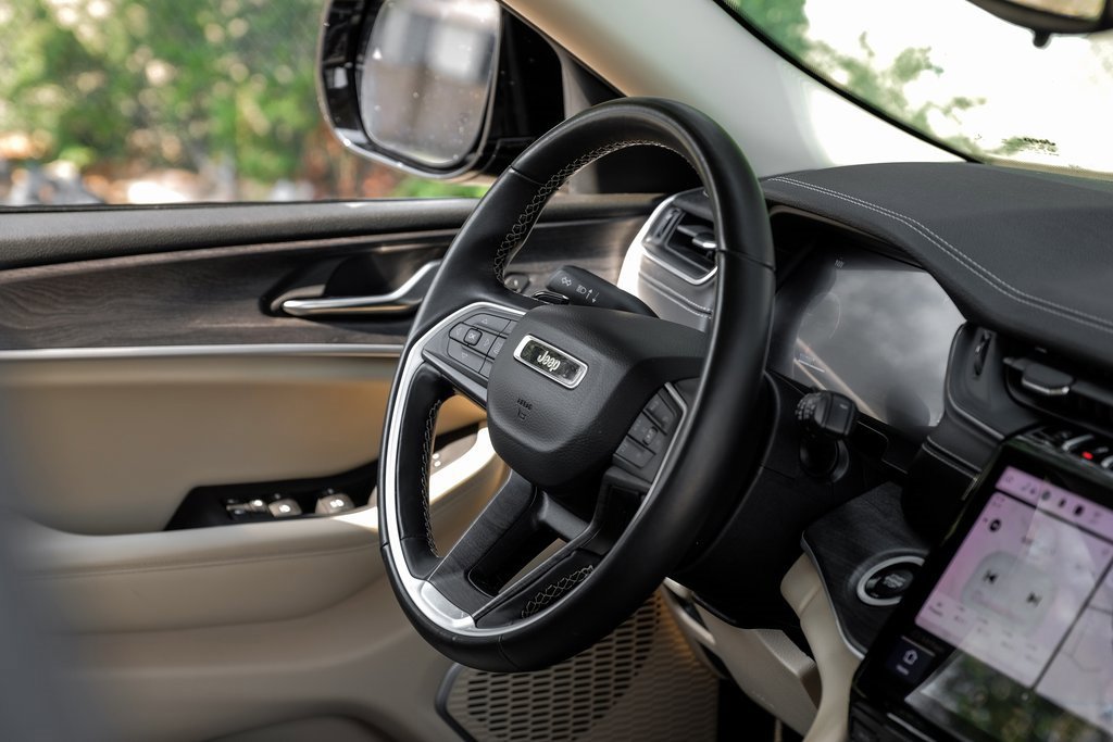 Used 2022 Jeep Grand Cherokee L Limited image 27