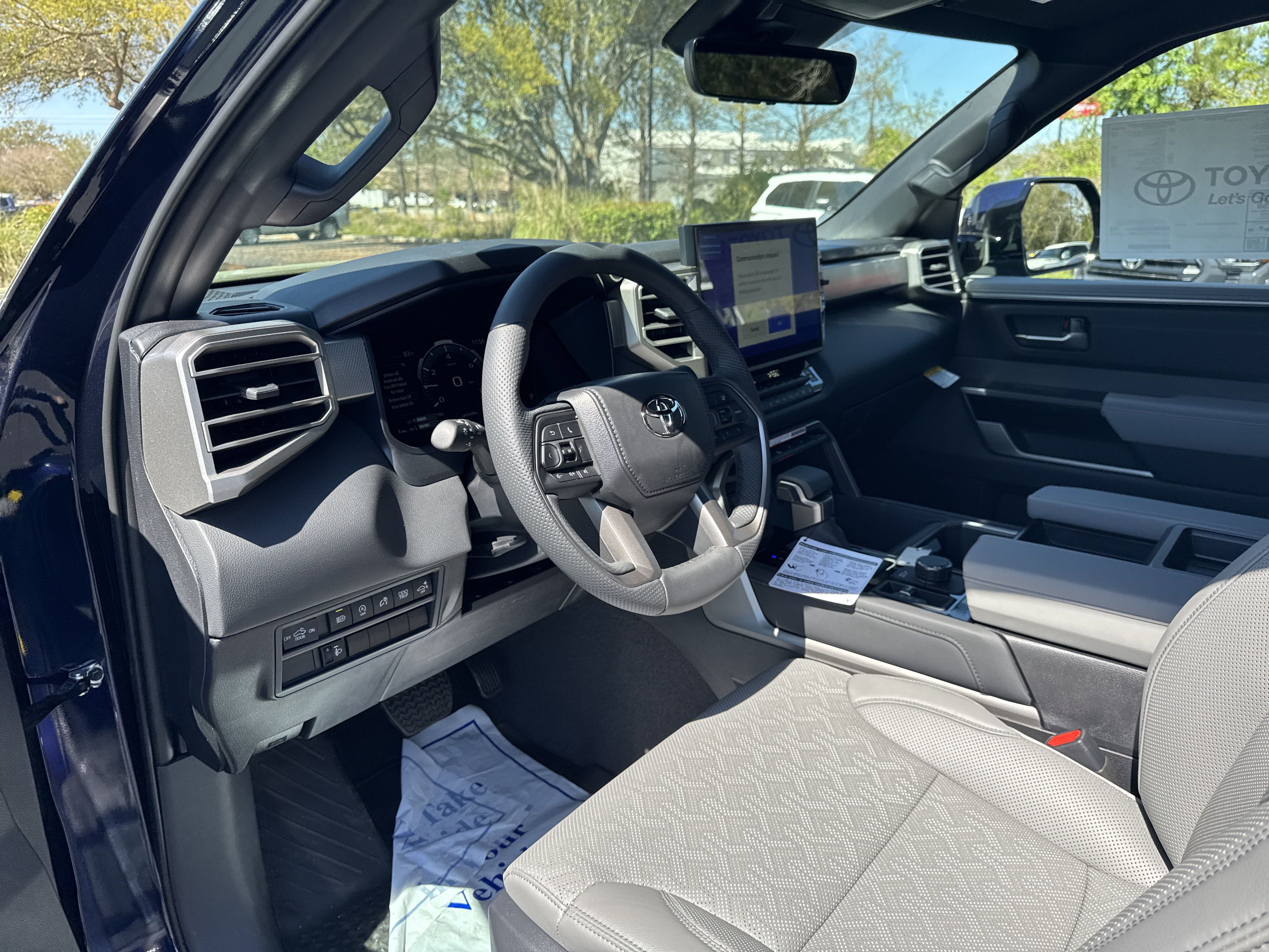 New 2025 Toyota Tundra Limited AWD/4WD image 15