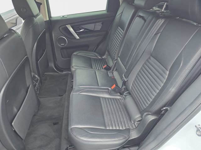 Used 2020 Land Rover Discovery Sport SE image 17