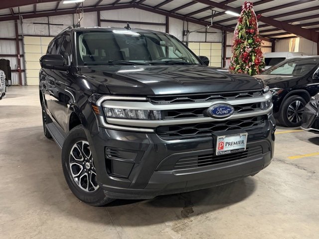 Used 2024 Ford Expedition XLT image 1