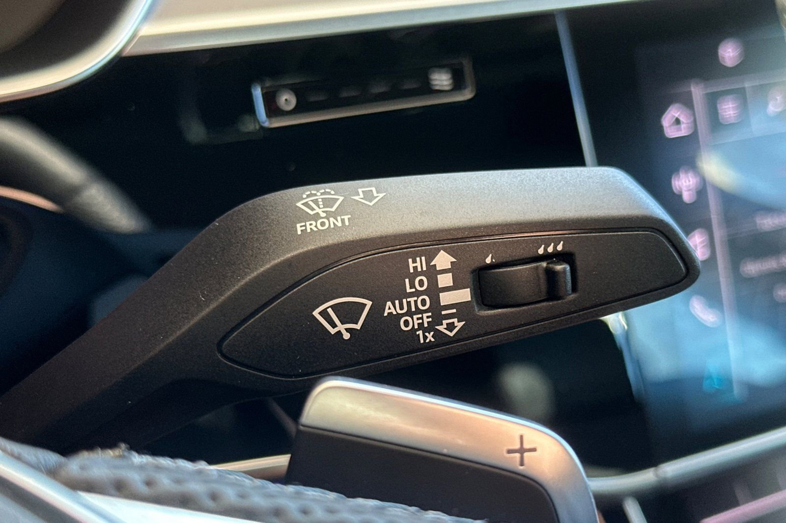 Used 2023 Audi S8 w/ S8 Comfort Plus Package image 37