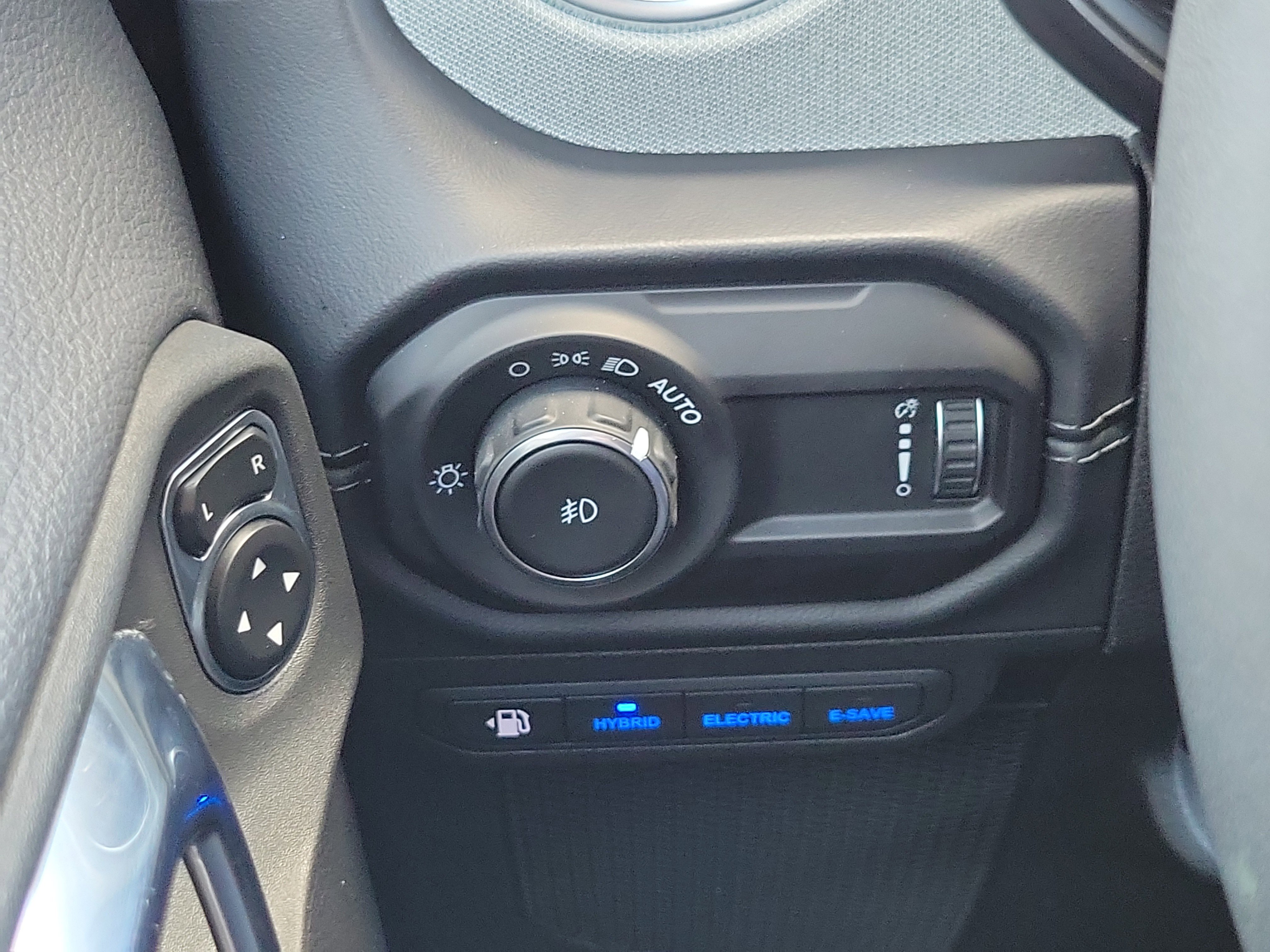 Used 2025 Jeep Wrangler Unlimited Sahara image 10