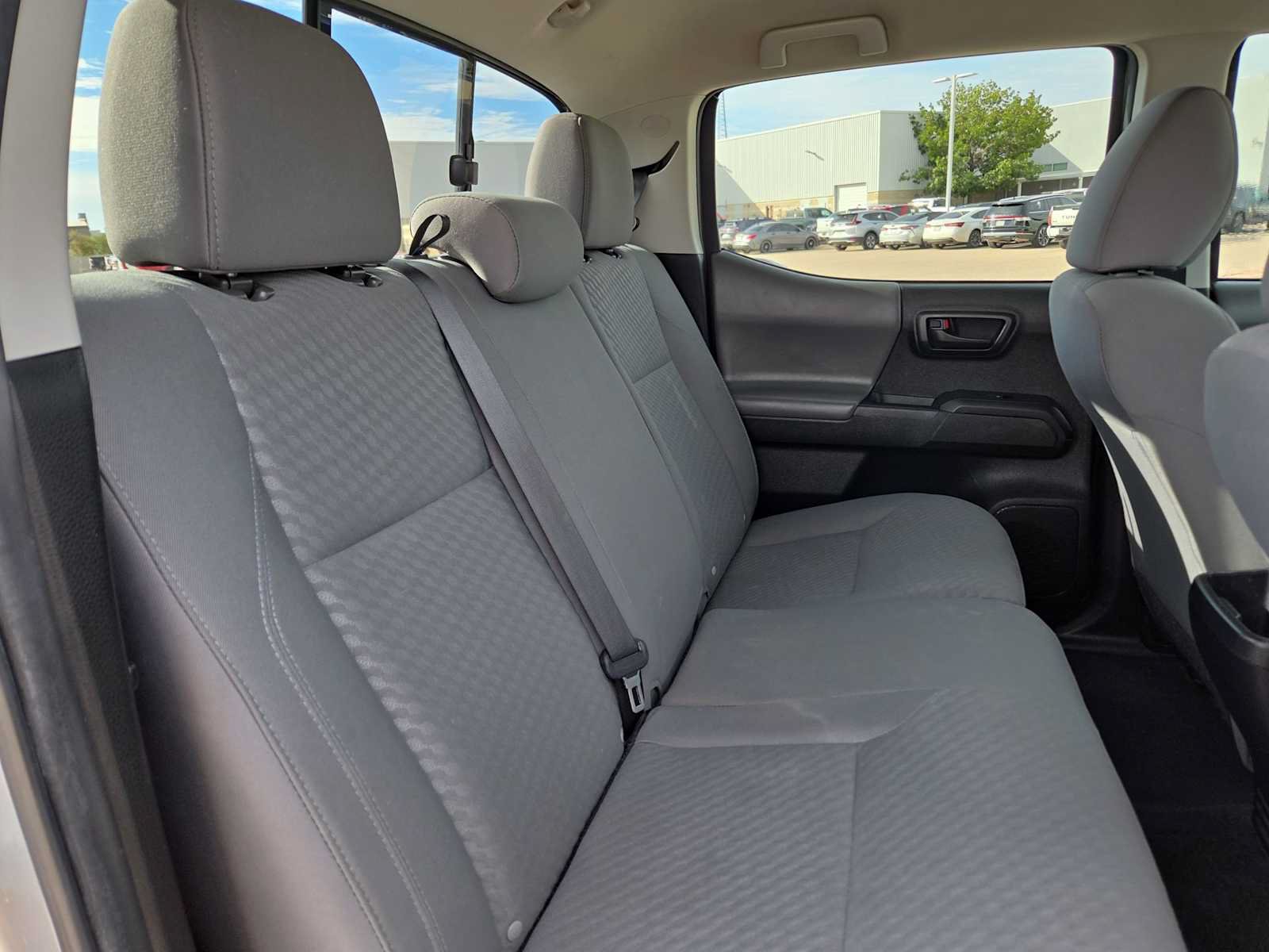 Used 2022 Toyota Tacoma SR w/ SR Convenience Package RWD image 17