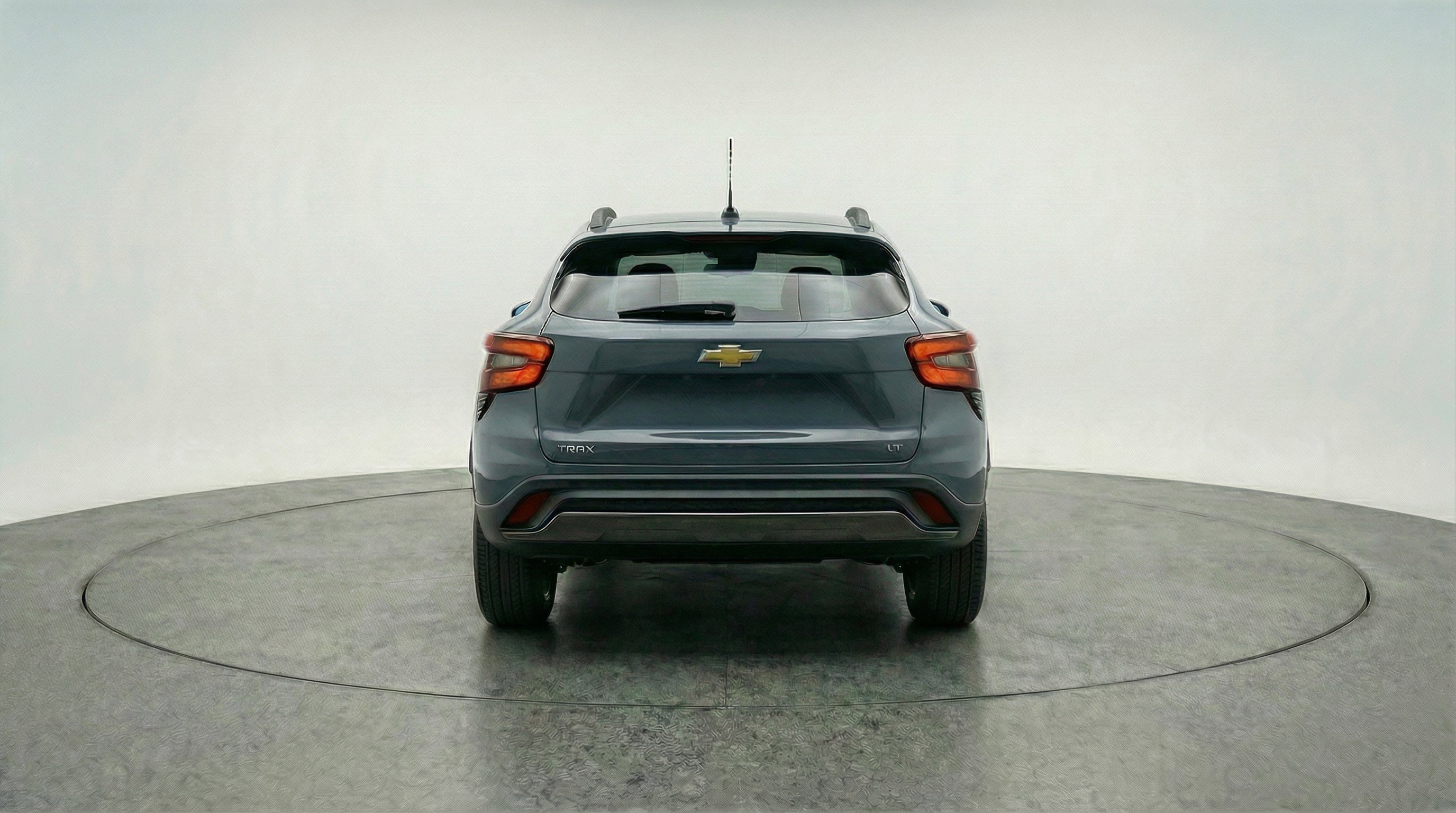 Used 2025 Chevrolet Trax LT FWD image 7