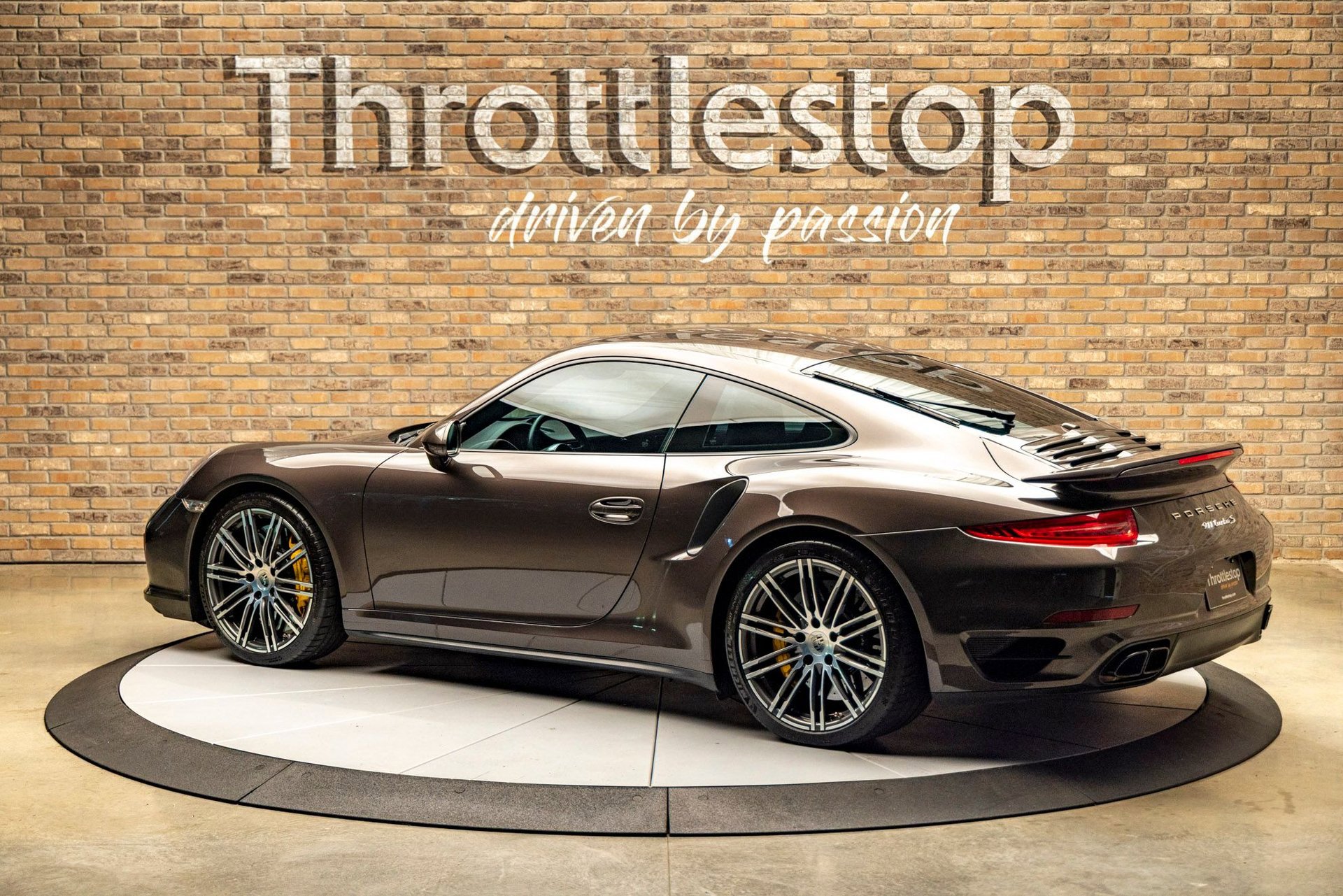 Used 2015 Porsche 911 4 Coupe image 5