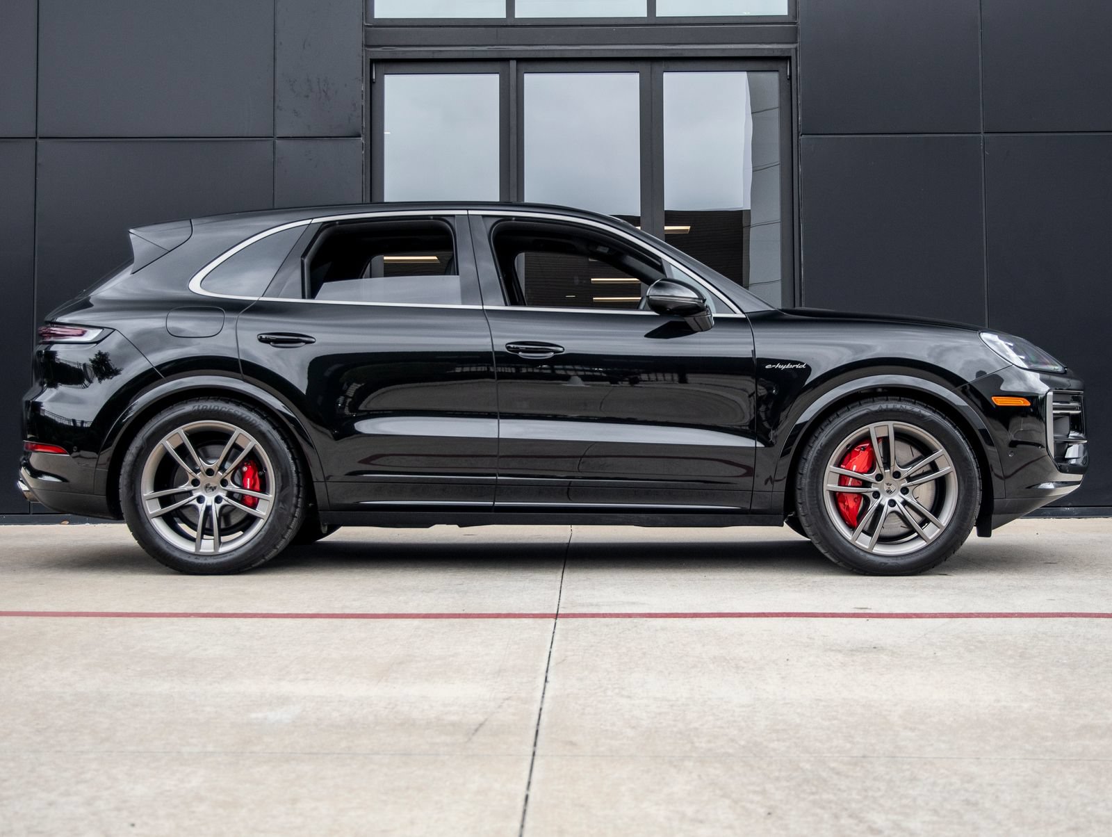 New 2025 Porsche Cayenne Turbo AWD/4WD image 12