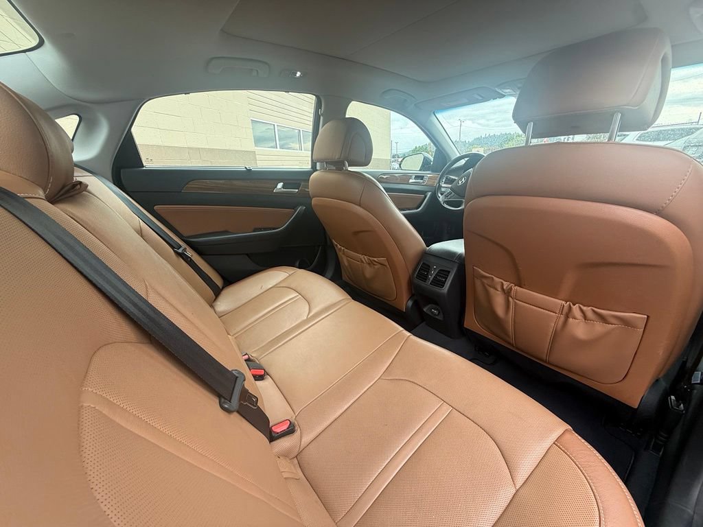Used 2015 Hyundai Sonata Limited w/ Option Group 06 FWD image 15