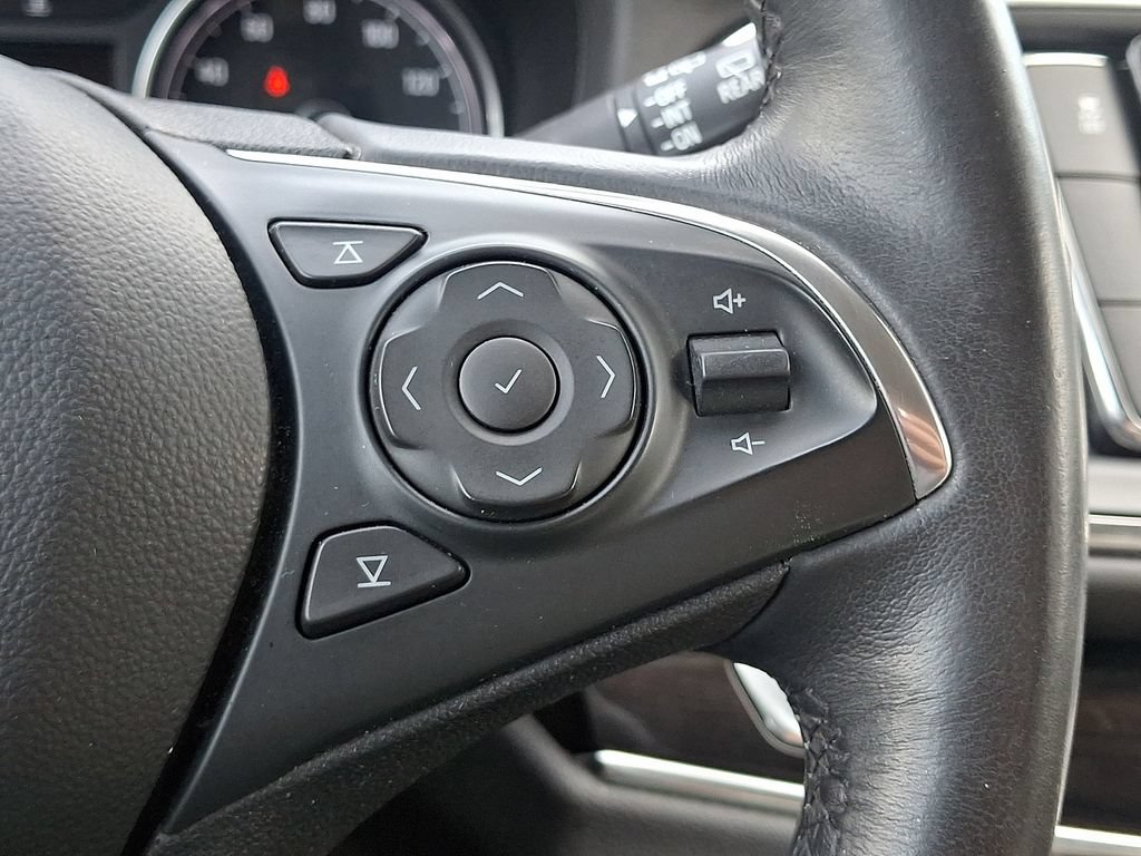 Used 2018 Buick Enclave Essence FWD image 27