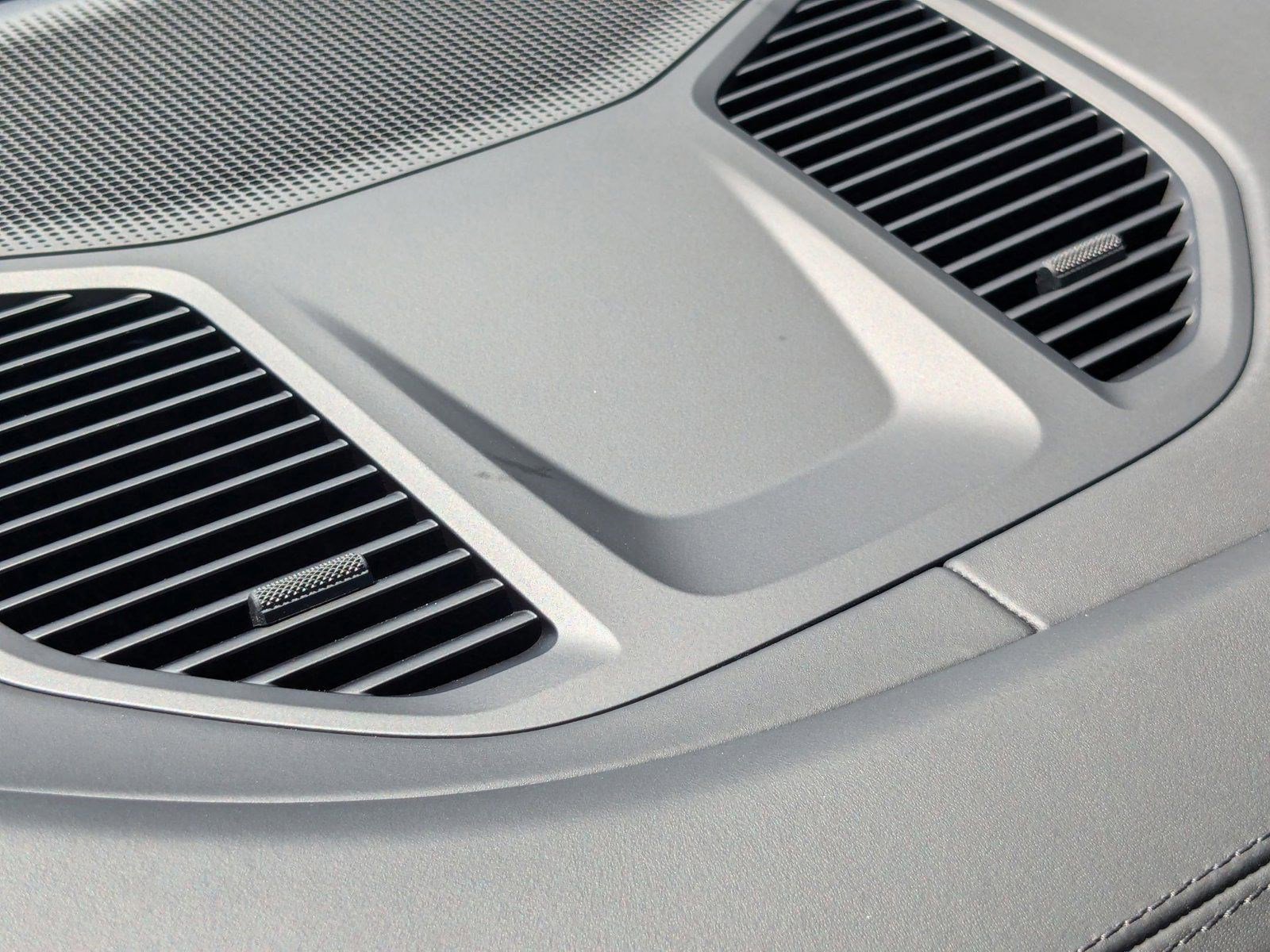 Certified 2025 Porsche Cayenne image 21