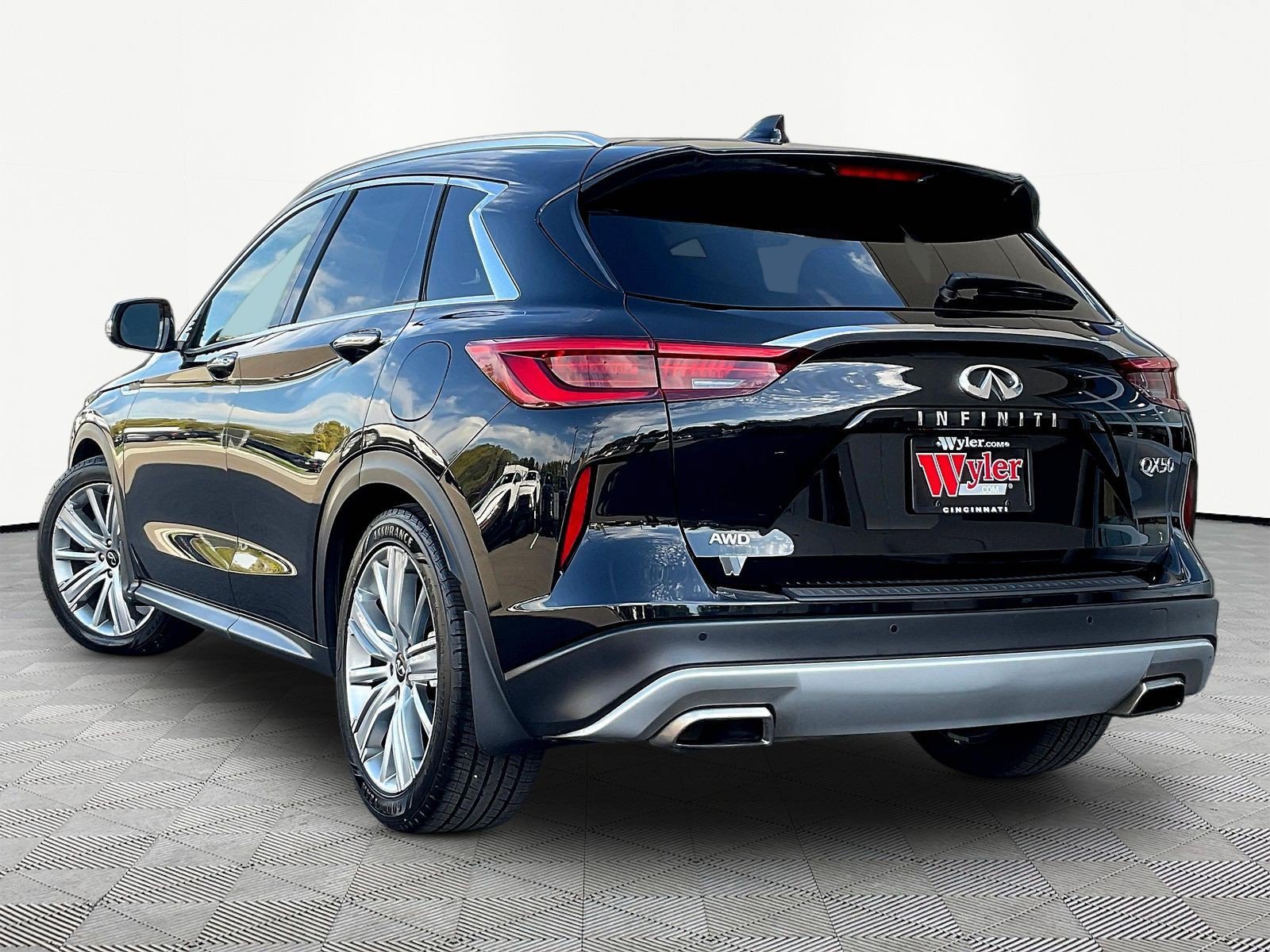 Used 2021 INFINITI QX50 Sensory w/ Cargo Package AWD/4WD image 4