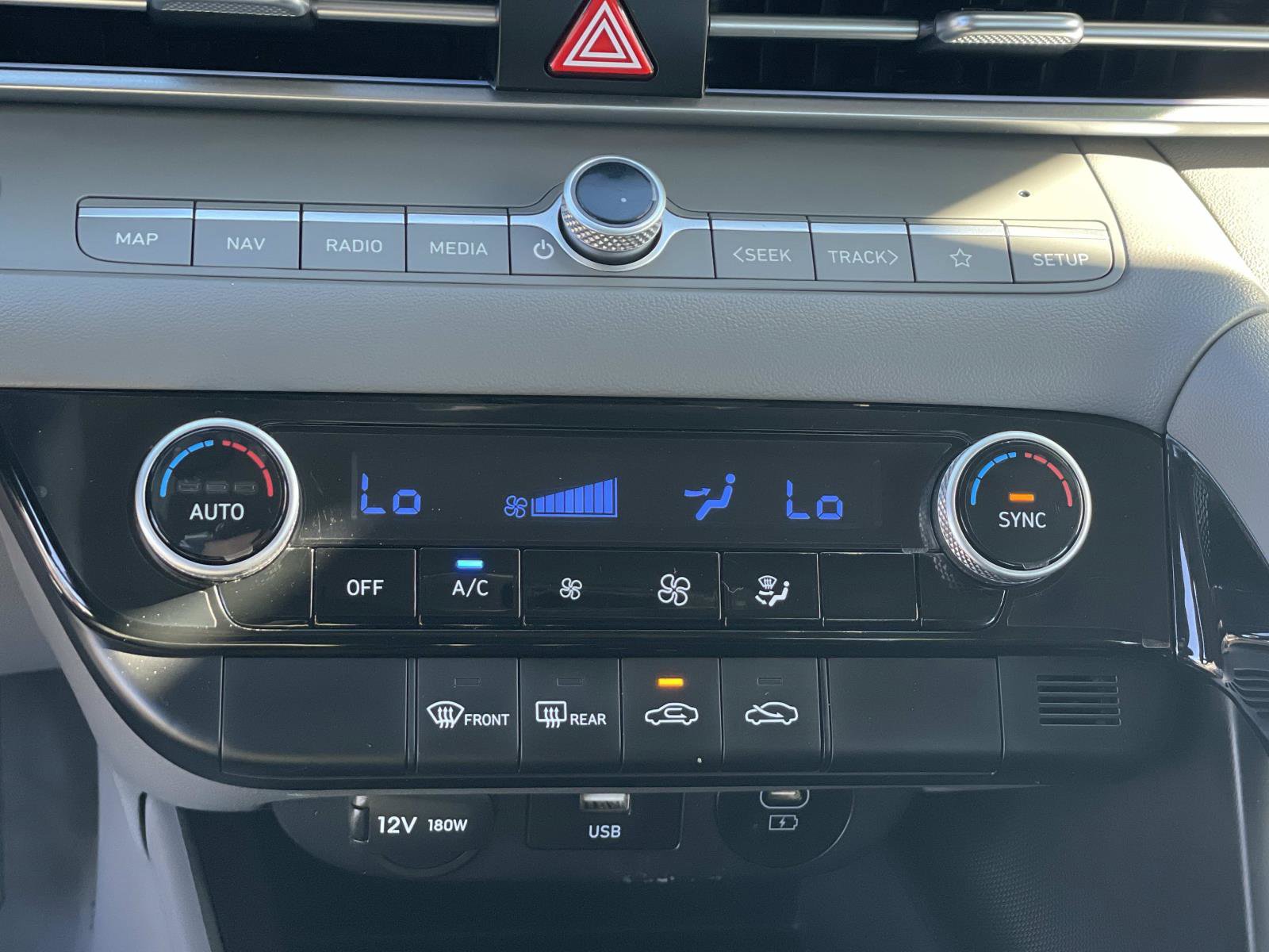 Certified 2024 Hyundai Elantra Blue image 15