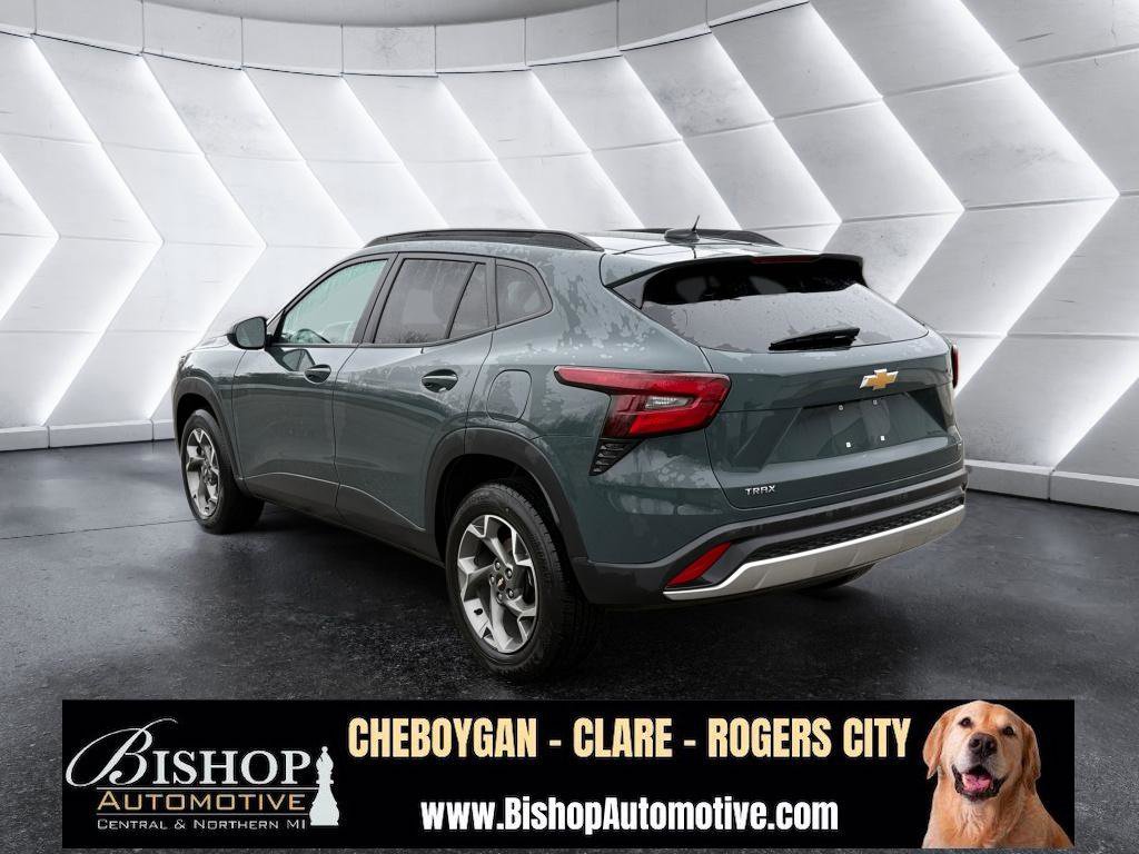 Used 2025 Chevrolet Trax LT image 16