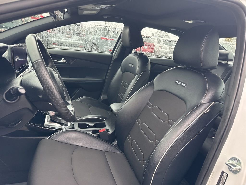 Used 2023 Kia Forte GT-Line w/ GT-Line Premium Package image 15