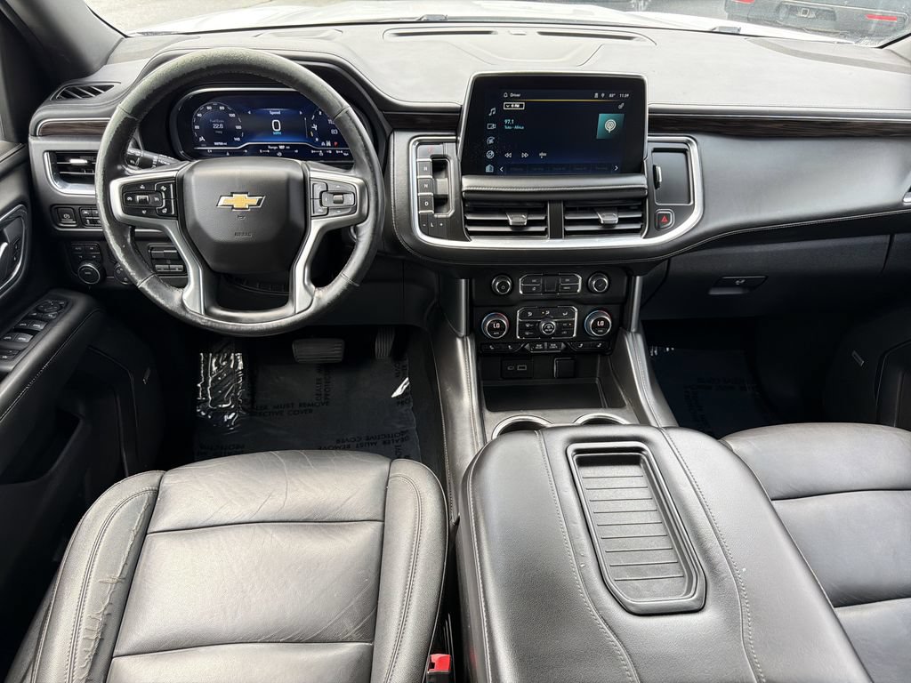 Used 2022 Chevrolet Tahoe LT w/ Luxury Package AWD/4WD image 2