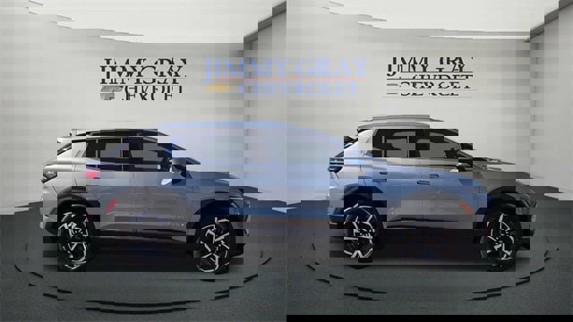 New 2026 Chevrolet Equinox EV LT image 2