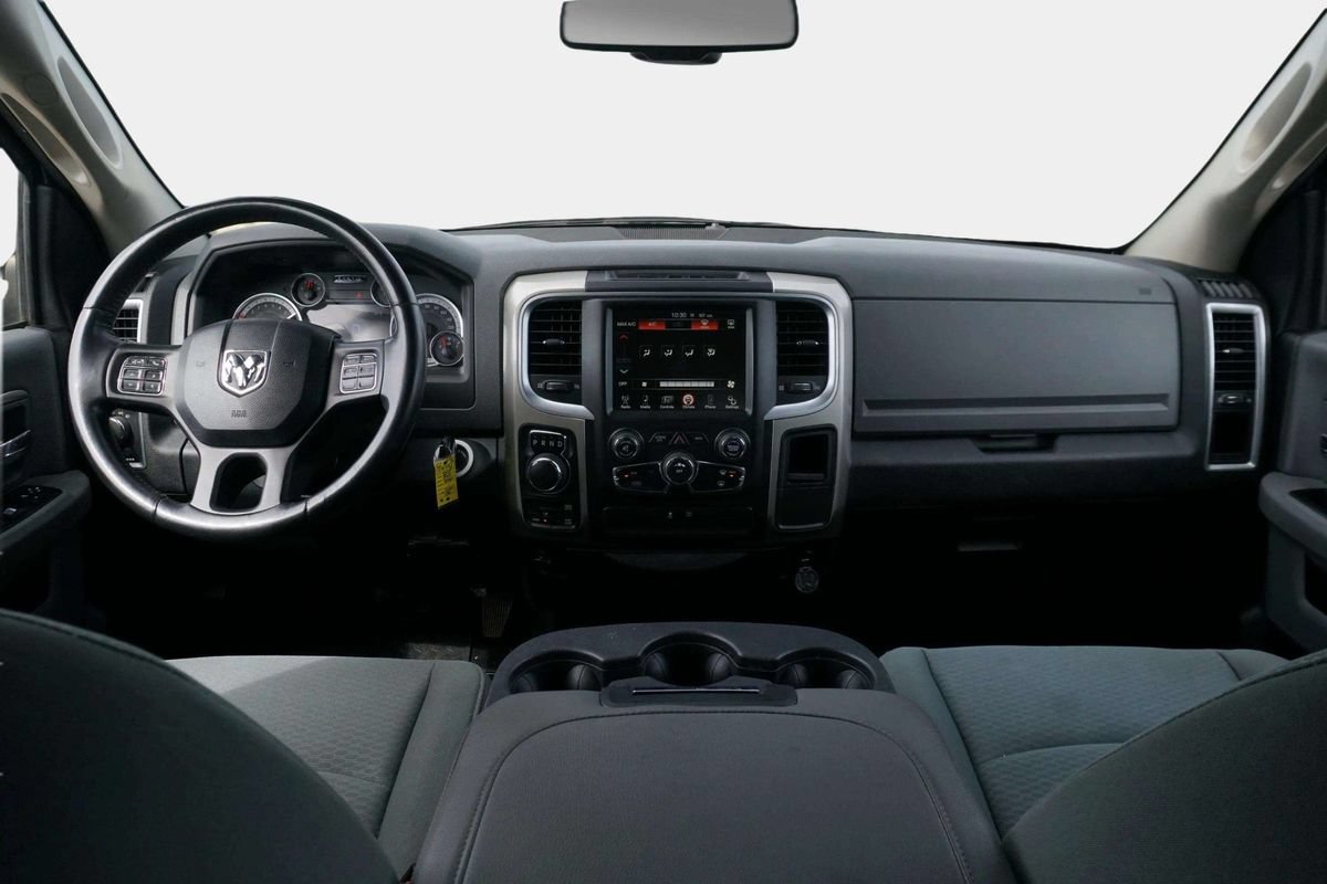 Used 2015 RAM 1500 Classic SLT w/ Luxury Group AWD/4WD image 17