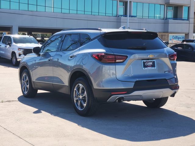 Used 2024 Chevrolet Blazer LT w/ Convenience Package FWD image 3