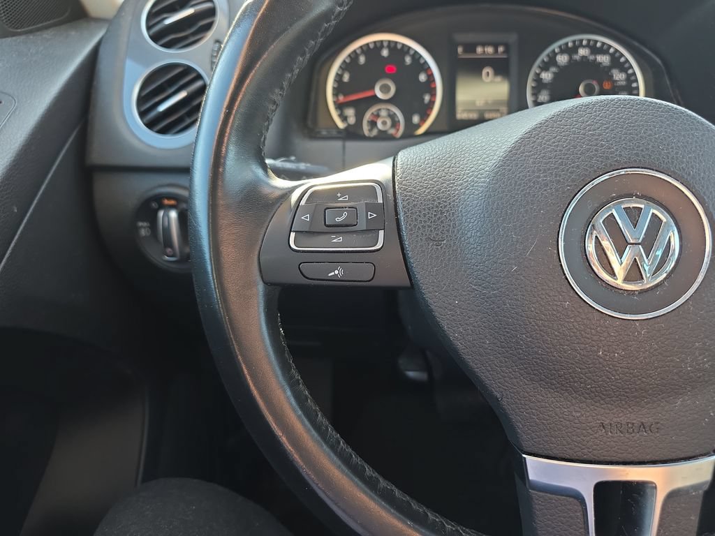 Used 2016 Volkswagen Tiguan SEL AWD/4WD image 27