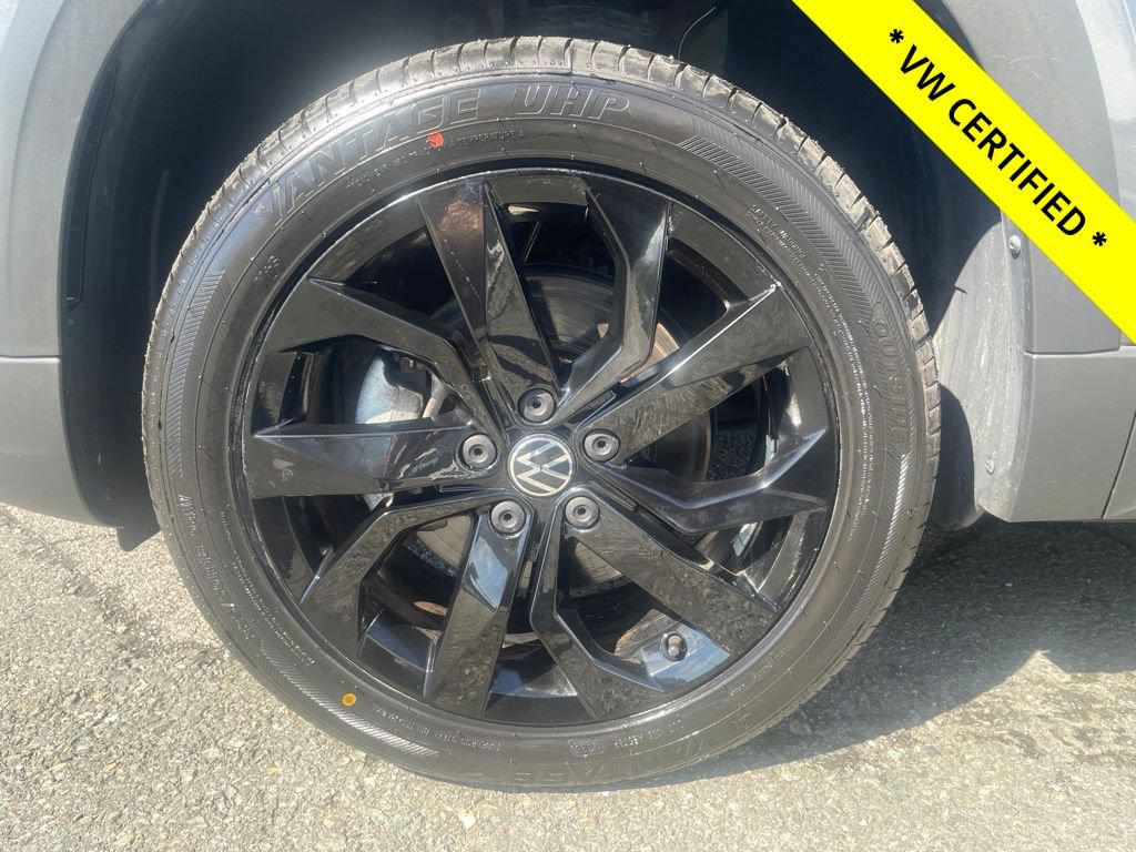 Certified 2023 Volkswagen Taos SE w/ Black Wheel Package AWD/4WD image 10