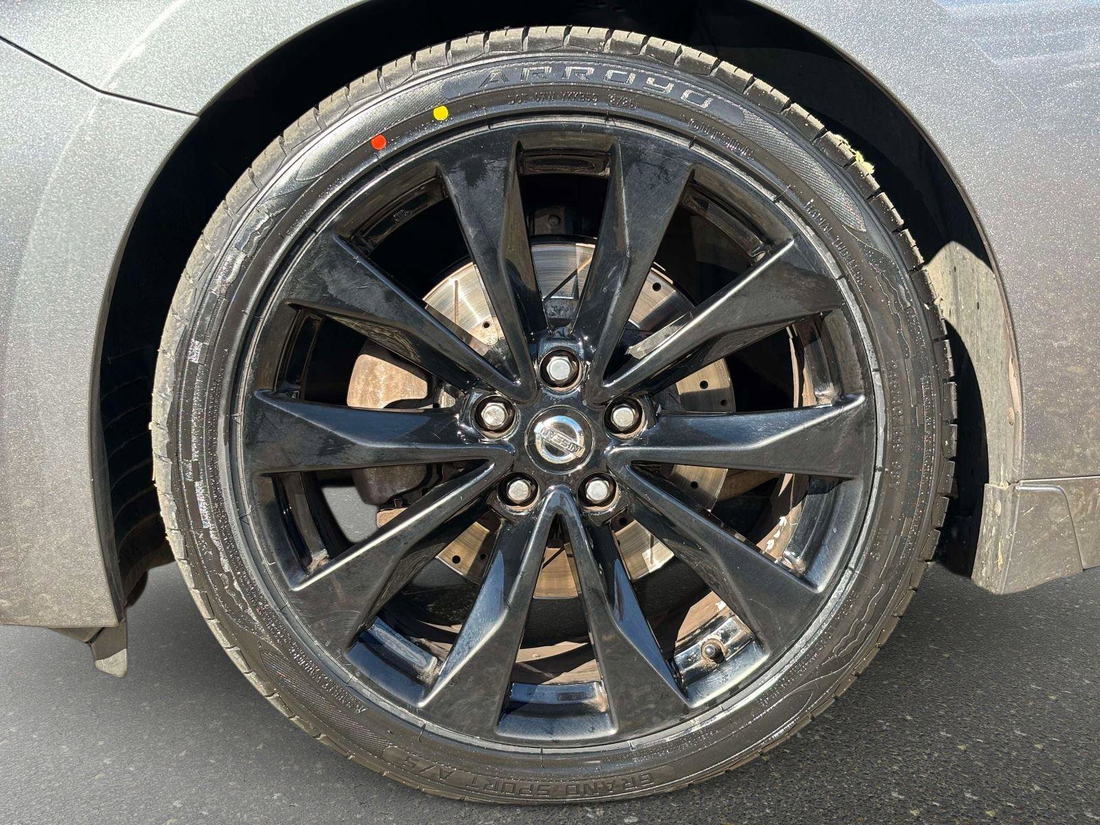 Used 2019 Nissan Maxima SR w/ Premium Package image 9