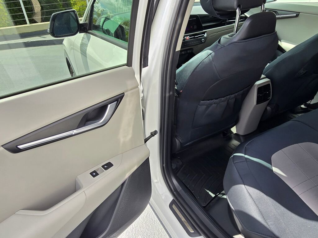 Used 2024 Kia Niro Wave w/ Wave Preserve Package image 16