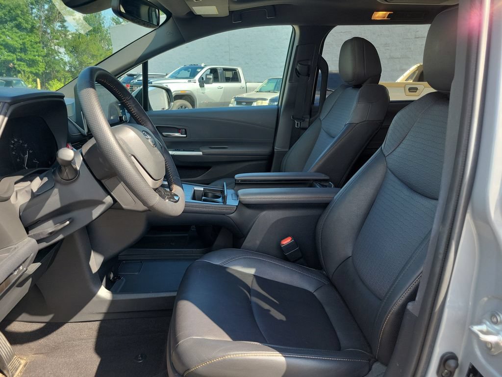 Used 2023 Toyota Sienna XLE Woodland Edition AWD/4WD image 24