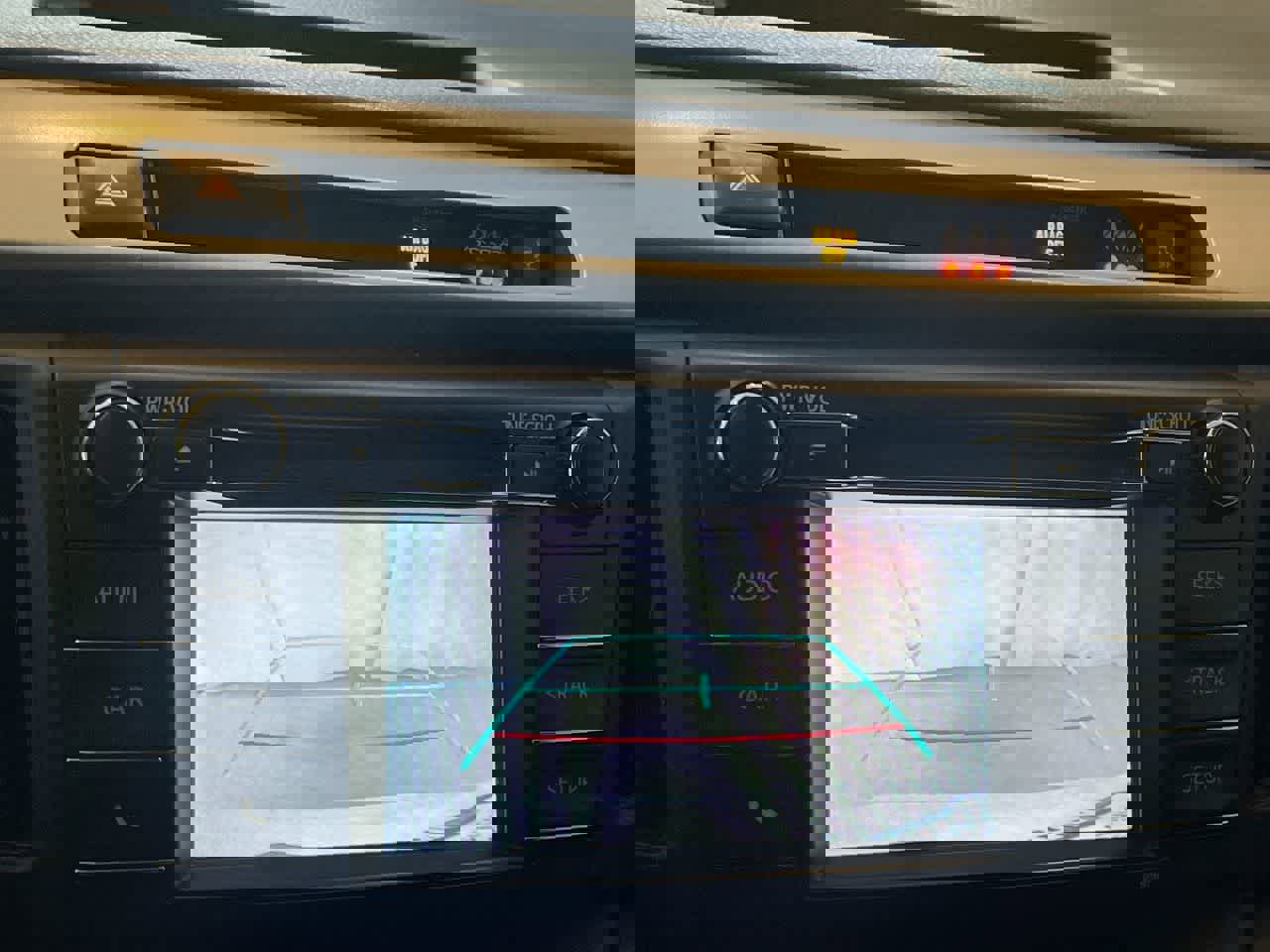 Used 2018 Toyota RAV4 LE image 17