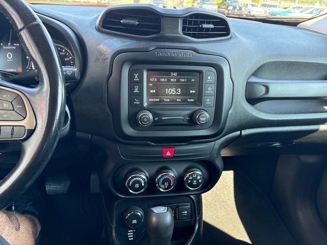 Used 2017 Jeep Renegade Latitude AWD/4WD image 17