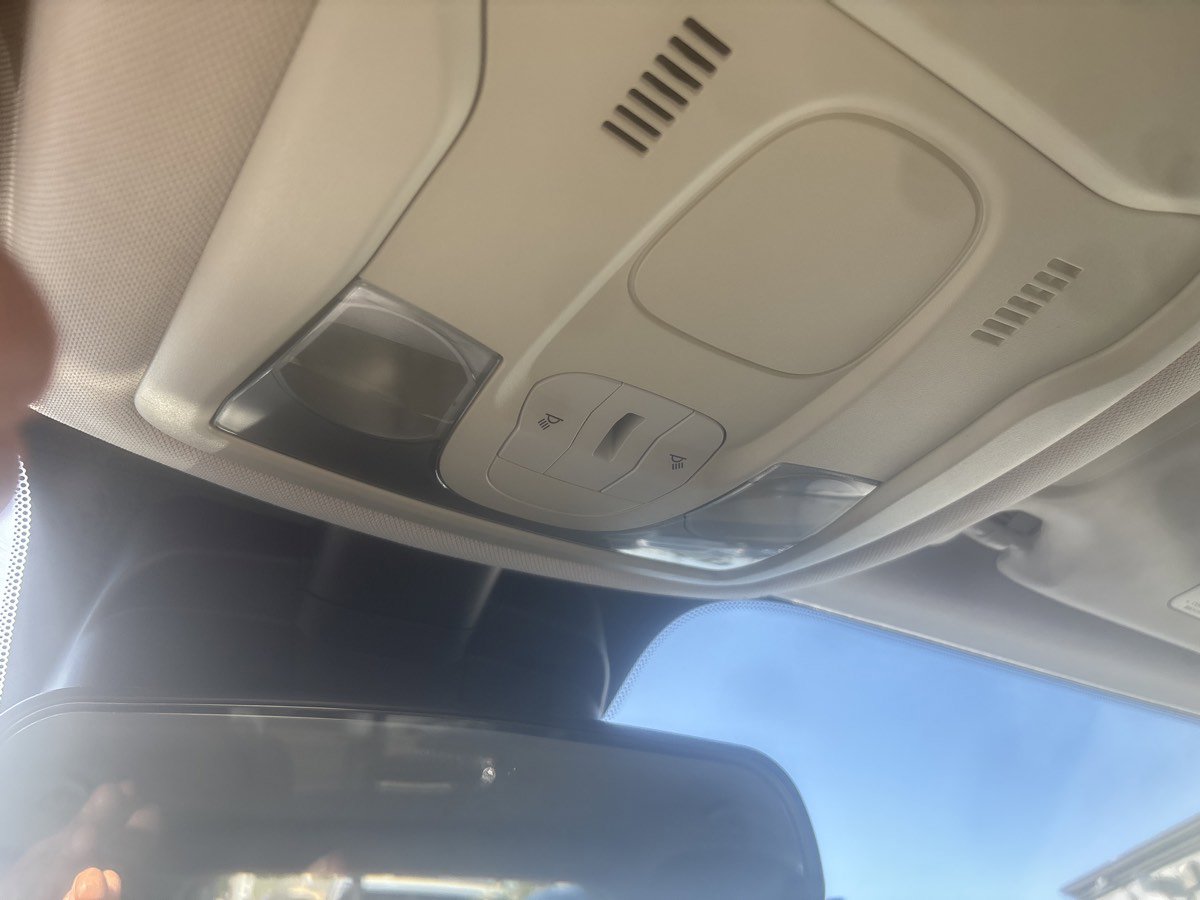 Used 2017 Jeep Renegade Latitude image 22