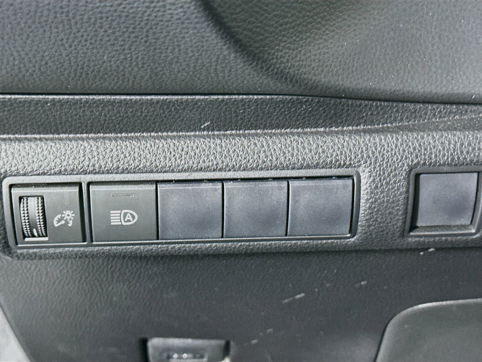 Used 2021 Toyota Corolla LE FWD image 16