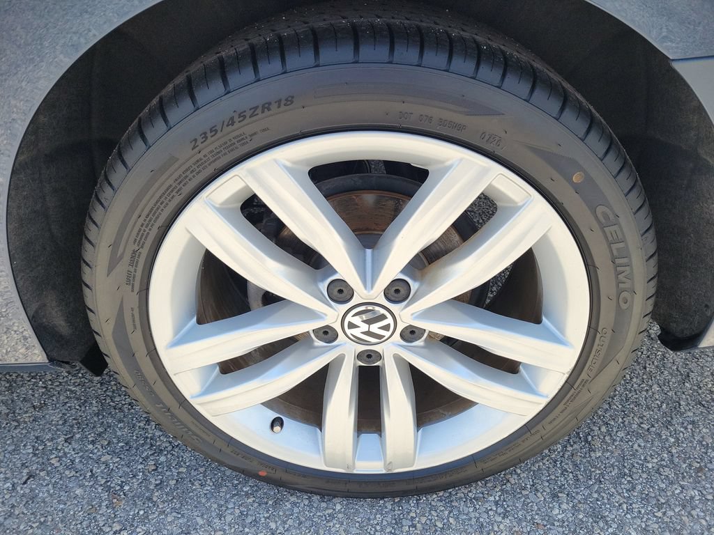 Used 2019 Volkswagen Passat 2.0T Wolfsburg w/ Wheels & Sunroof Package FWD image 9