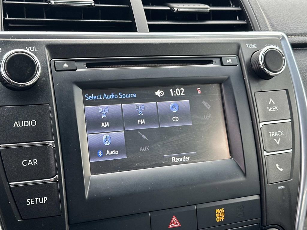 Used 2016 Toyota Camry XLE image 11