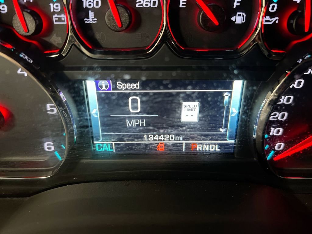 Used 2018 Chevrolet Suburban LT AWD/4WD image 13