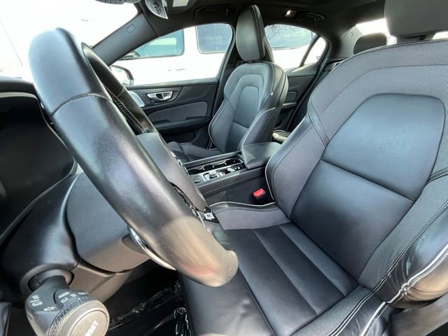 Used 2019 Volvo S60 T6 R-Design image 21