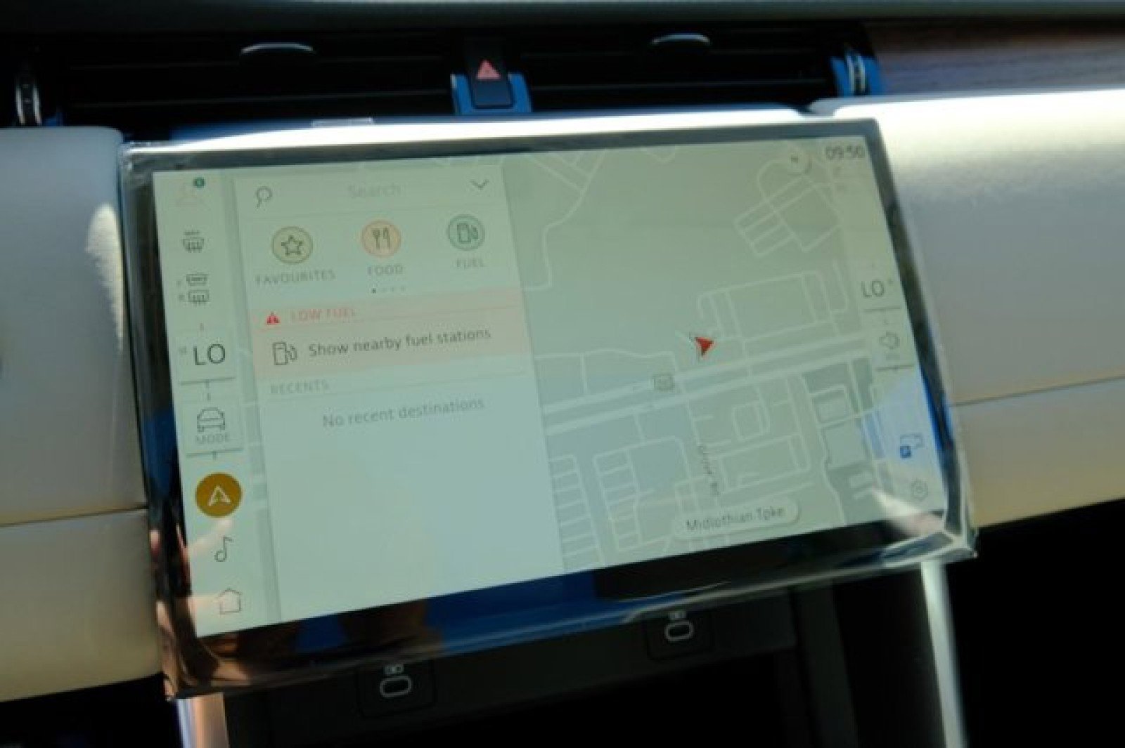 Used 2024 Land Rover Discovery Sport S image 23