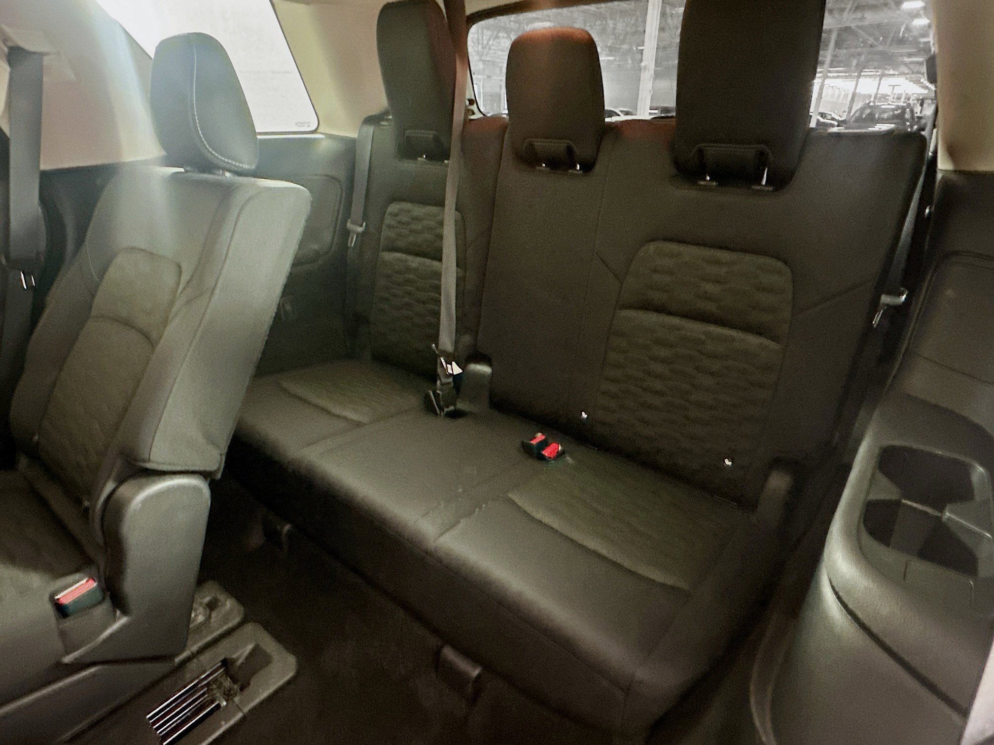 Used 2025 Nissan Pathfinder SV FWD image 28
