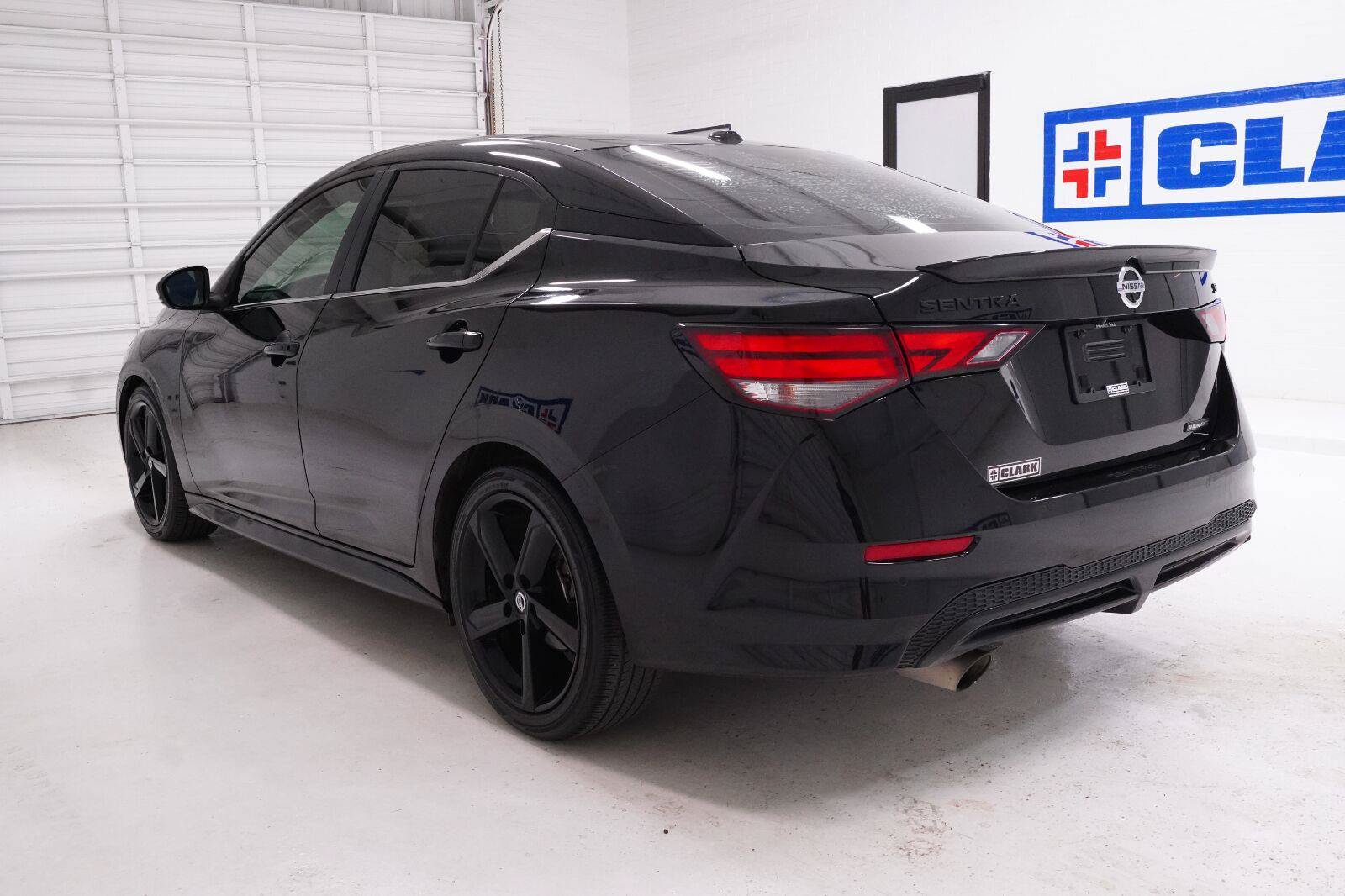 Used 2022 Nissan Sentra SR w/ Midnight Edition FWD image 30