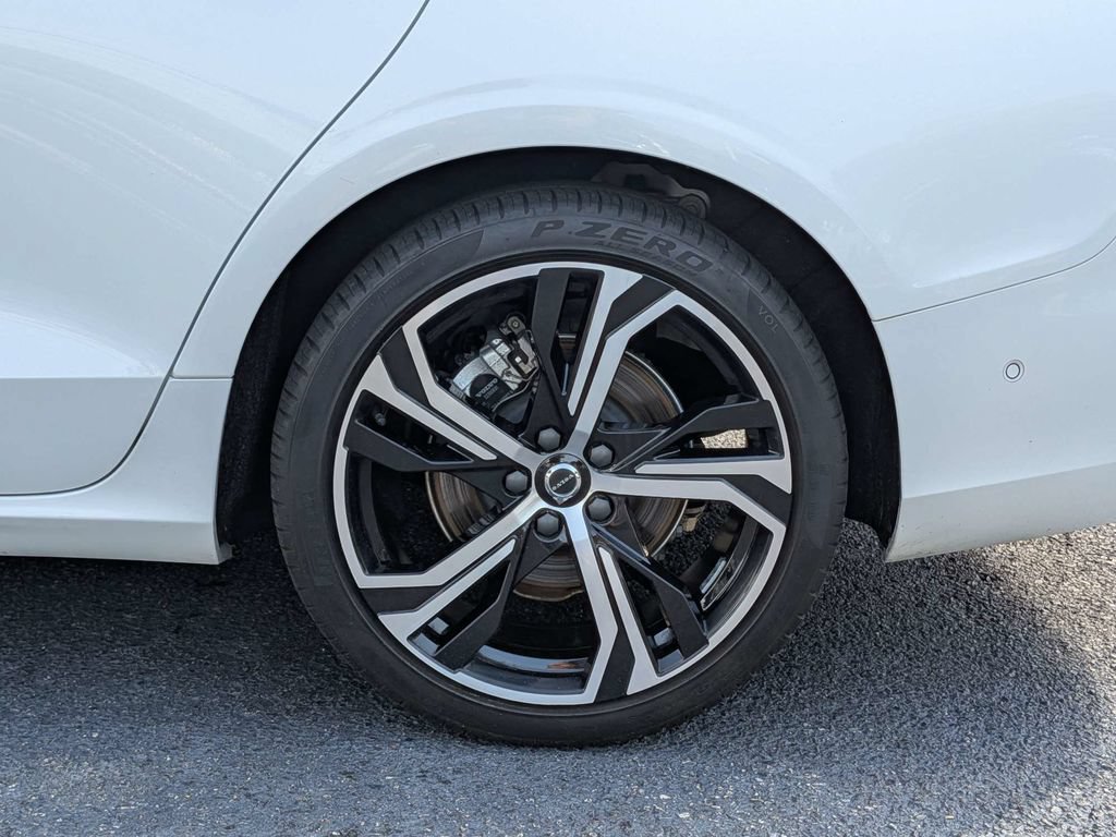 Certified 2024 Volvo S60 B5 Plus w/ Protection Package FWD image 12