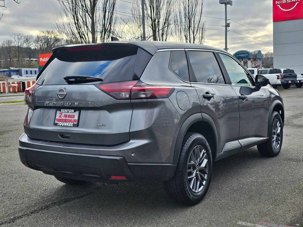 Used 2024 Nissan Rogue S image 5