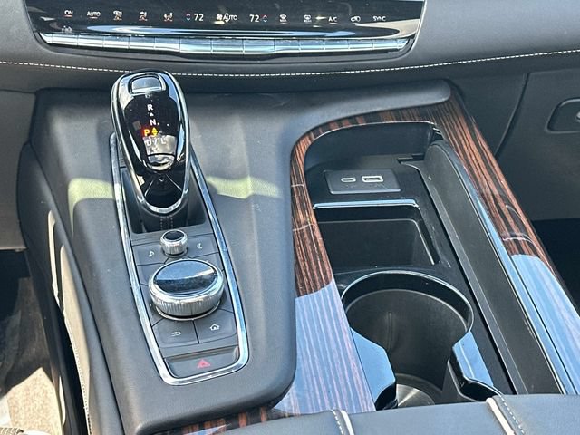 Used 2023 Cadillac Escalade Premium Luxury AWD/4WD image 5