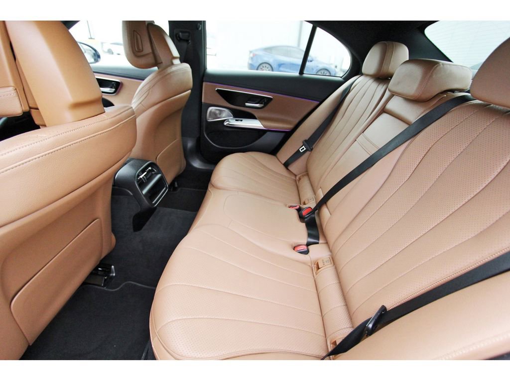 Used 2024 Mercedes-Benz E 350 4MATIC Sedan image 7
