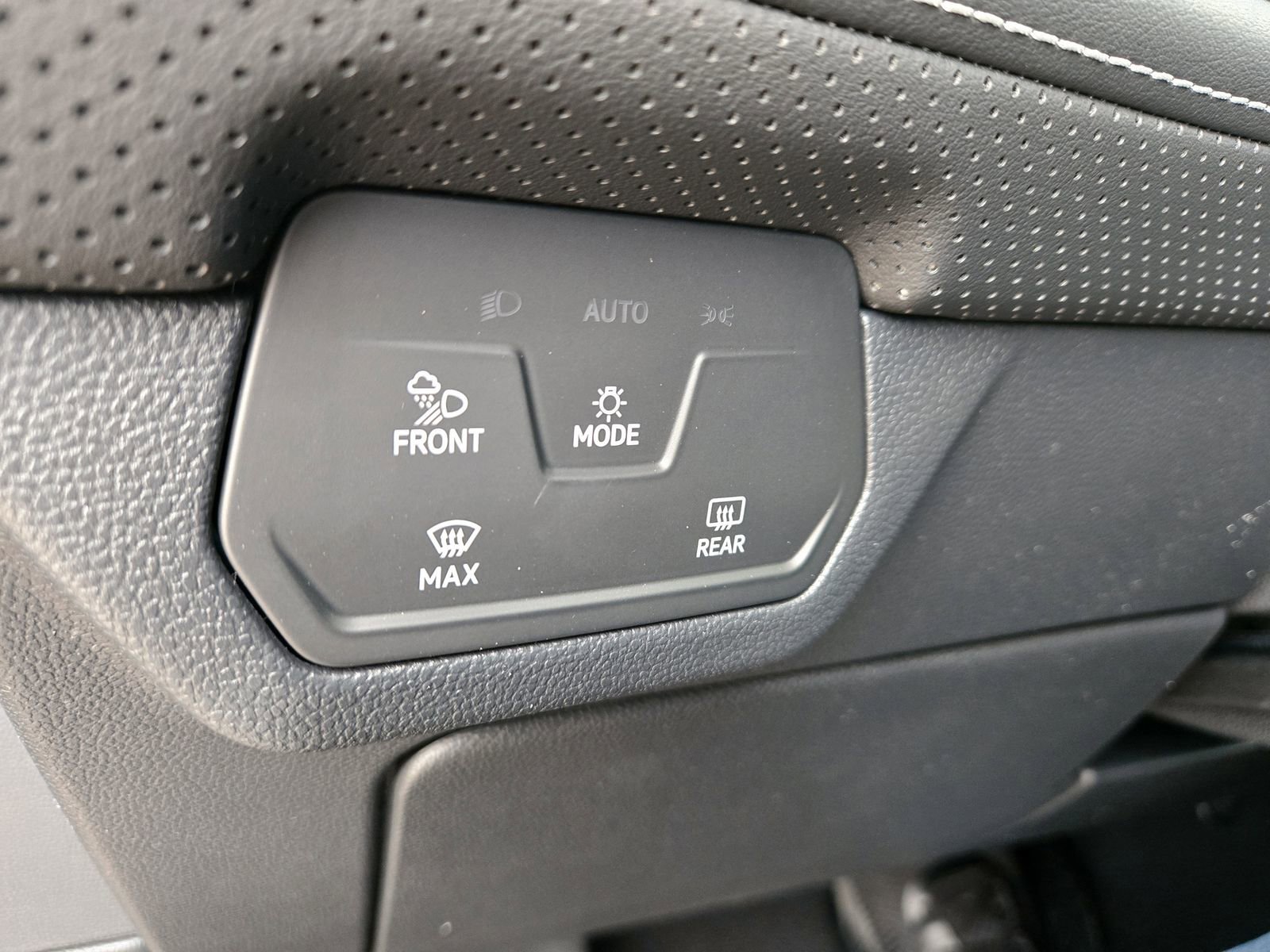 New 2026 Volkswagen Atlas SE image 15