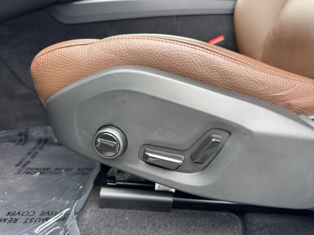 Certified 2024 Volvo XC60 B5 Plus w/ Protection Package Premier AWD/4WD image 12