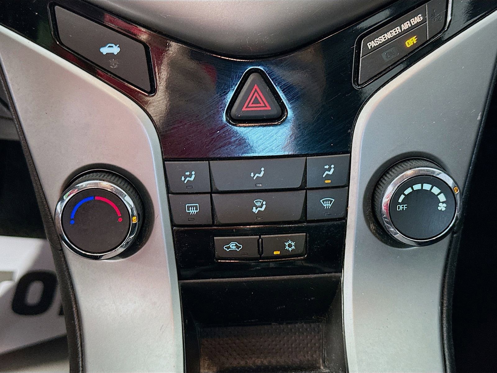Used 2015 Chevrolet Cruze LT FWD image 15