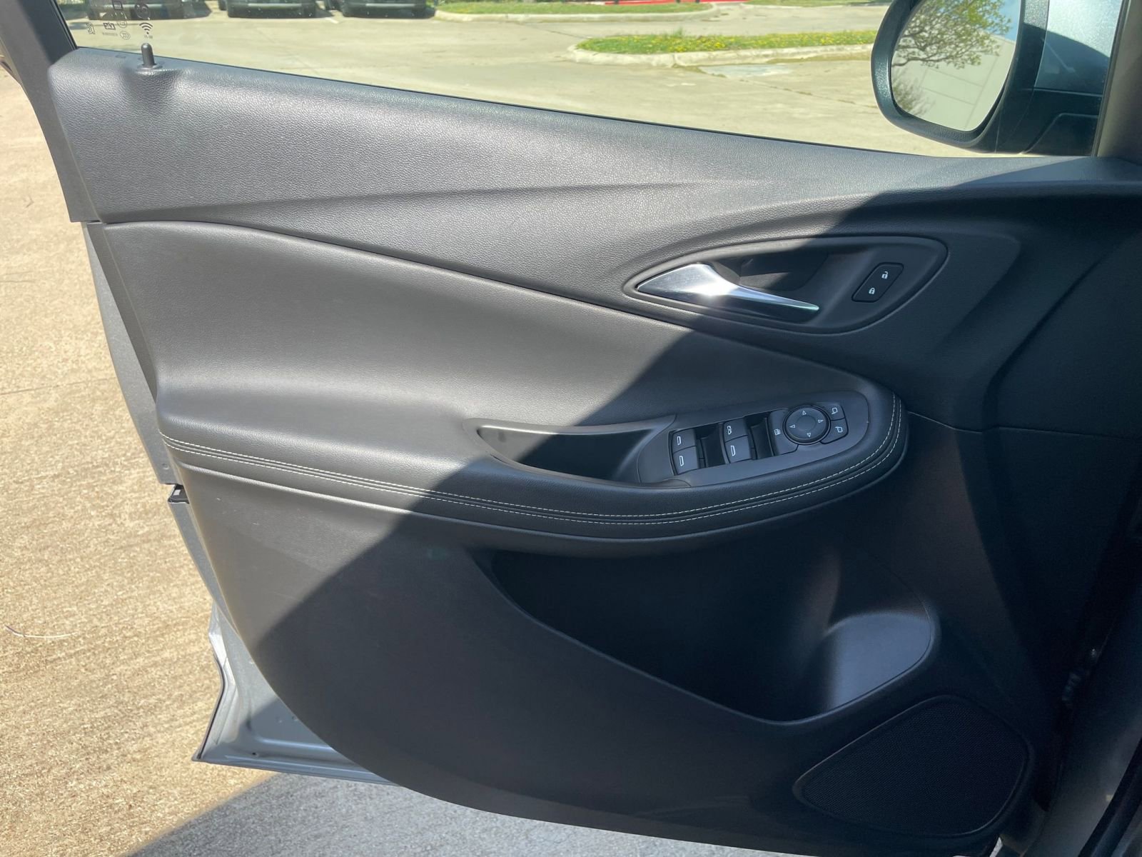 Used 2025 Buick Encore GX Preferred image 18