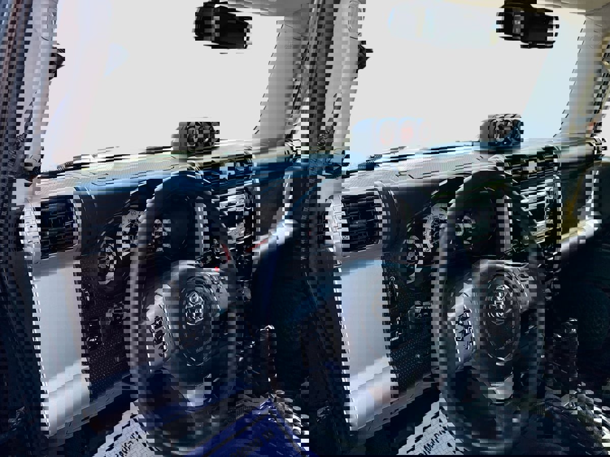 Used 2013 Toyota FJ Cruiser 4WD image 9